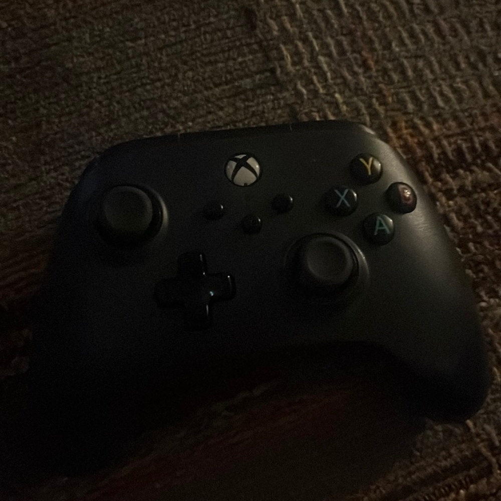Xbox One controller and it works and free shipping